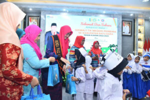 Bupati Zahir dan Ny. Maya Lepas Siswa UPT TK Negeri Pembina se-Kabupaten Batu Bara