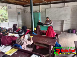 Politisi PKS Murung Raya Dukung Kegiatan Bhabinkamtibmas Membantu Pembelajaran Siswa Siswi