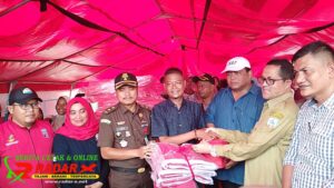 Kemensos RI dan Dinsos Agara Salurkan Bantuan Masa Panik Ke Masyarakat Terdampak Banjir