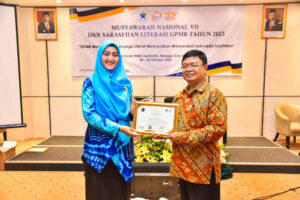 Munas VII GPMB, Ketua GPMB Batu Bara Ny. Maya Indriasari Terima Penghargaan Sandya Pradtya