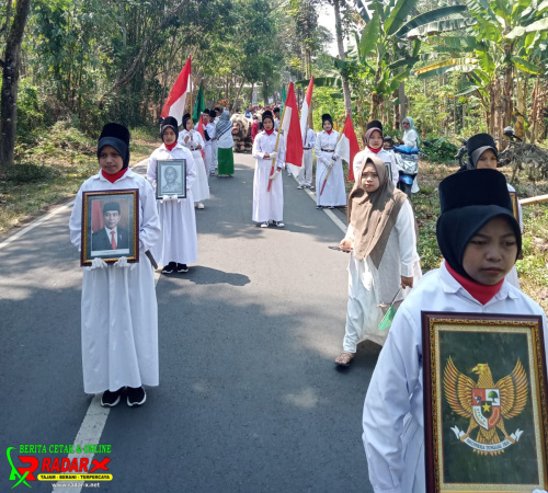 Ribuan…! Kirab Santri Yayasan Bustanul Ulum As-Surur Megah