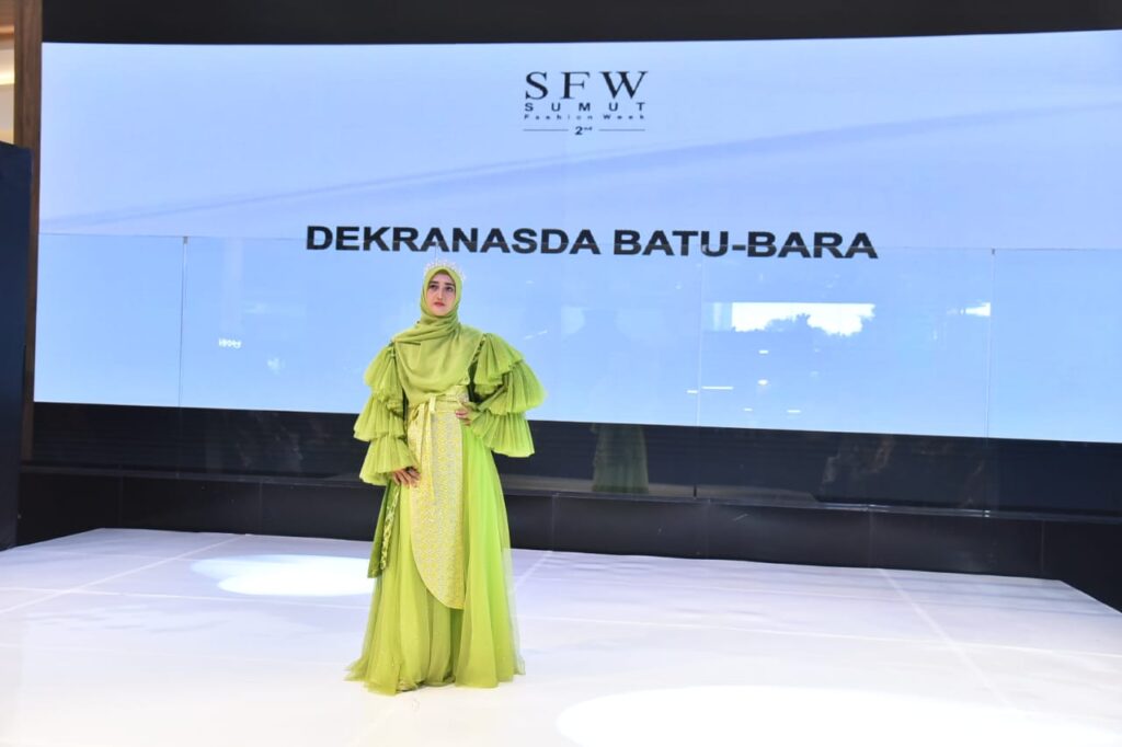 Ny. Maya Zahir Tampil di Sumut Fashion Week