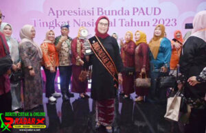 Bupati Indramayu Nina Agustina diganjar Wiyata Darma Madya