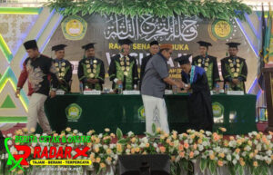 Dirut PT. Bawang Emas Group, Berikan Penghargaan Kepada Wisuda Terbaik STAI DUBA