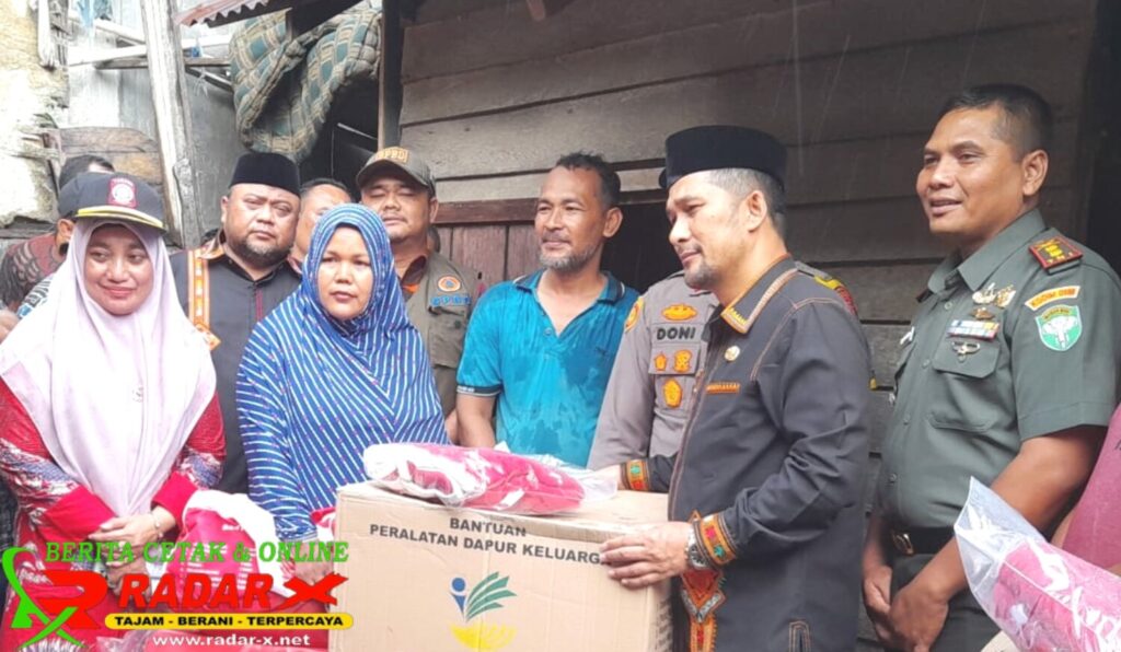 Pemkab Agara Salurkan Bantuan Masa Panik untuk Korban Banjir Bandang