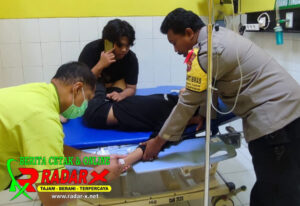 Polisi Bawa Salah Satu Petugas Pemilu 2024, ke Rumah Sakit