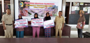 Mengurangi Angka Kemiskinan, Pemdes Desa Ngerjo Bagikan BLT DD Triwulan Awal 2024