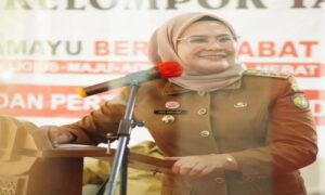 Bupati Indramayu Serahkan Bantuan Padi Pada 722 Poktan