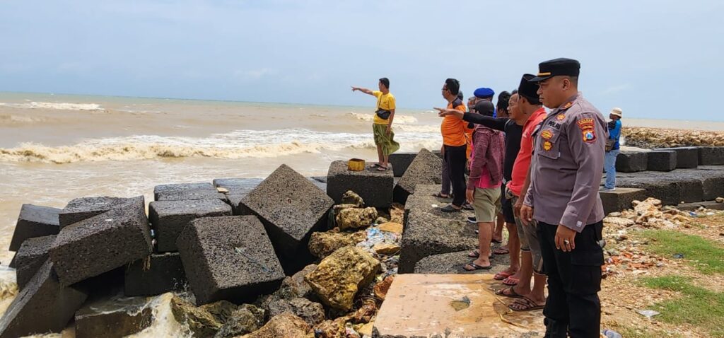 Dua Korban Dinyatakan Hilang, Anggota Polsek Tamberu Terus Lakukan Pencarian