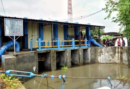 Mengantisipasi Cuaca Ekstrim, Bupati Nina Agustina Perintahkan Tim I Ceta Operasikan Tiga Pompa