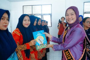 Pastikan Kemajuan dan Mutu Pendidikan PAUD, Bunda PAUD Sumela Kunjungi TK Pembina Negeri