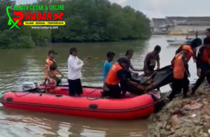 Kapolsek Pengarengan Kerahkan Anggota Bersama BPBD, Cari Korban Kecelakaan Laut