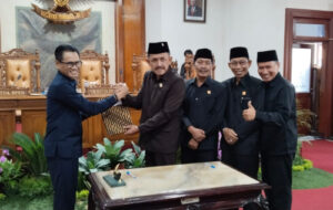 Rapat Paripurna DPRD Tulungagung Tetapkan Ranperda dan Rekomendasi LKPJ Bupati Akhir Tahun Anggaran 2023