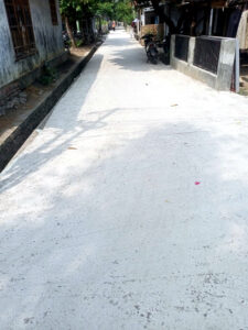 Warga Apresiasi Pembangunan Jalan Rabat Beton Oleh Pemdes Krimun