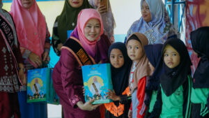 Kunjungi TK Bunga Pandan, Bunda Paud Batu Bara Imbau Program Berjalan dengan Amanah