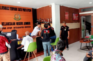 Dugaan Korupsi Kades Ledokombo Resmi Dilaporkan LSM KPK