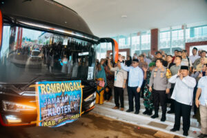 Pj. Bupati Nizhamul Pimpin Keberangkatan 249 Jamaah Haji Asal Batu Bara    