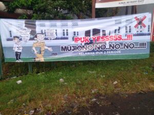 Spanduk ‘Ipuk Yes, Mujiono No’ Penuh Kontroversi Warga Banyuwangi