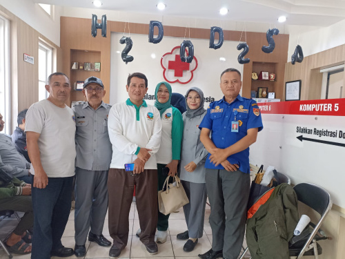 FBN Jabar dan Prawita GENPPARI Bersinergi Lakukan Donor Darah Peringati Hari Kemerdekaan RI