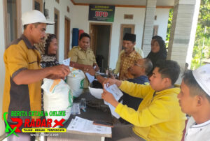 Penyaluran Bantuan Beras di Desa Napo Daya Berjalan Lancar dan Tertib