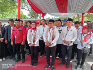 Ribuan Masyarakat Indramayu Kawal Pendaftaran Nna-Tobroni Ke KPUD Indramayu