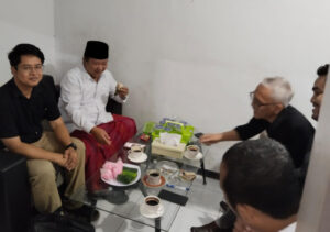 Sholat Subuh Berjama’ah, Paslon Nomor Urut 01 Bupati Jember Hendy Siswanto Dilaporkan ke Bawaslu