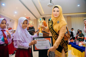 dr. Febyriani Heri Wahyudi di Kukuhkan Sebagai Bunda literasi