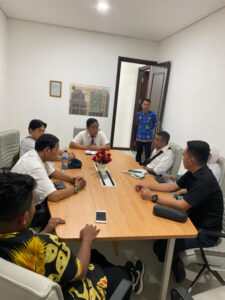 HAKIM PN BEKASI TUNTUT KESEJAHTERAAN, EDC CASH APA KABAR ?