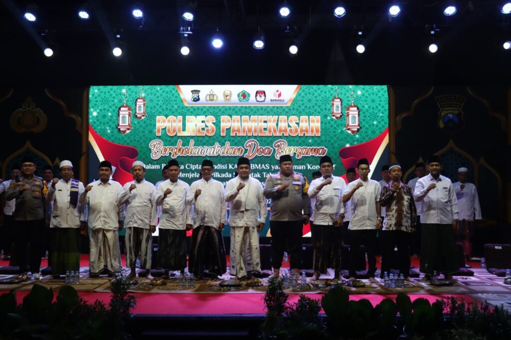 Wujudkan Pilkada 2024 yang Aman, Polres Pamekasan Gelar Sholawat dan Doa Bersama