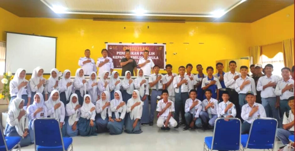 KIP Agara Gelar Sosialisasi Kepada Pemilih Pemula di SMA, SMK dan MAN Untuk Pilkada Serentak Tahun 2024