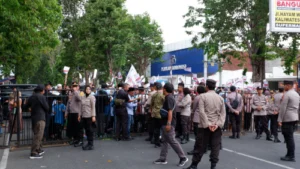 Polres Bondowoso Kembali Berikan Pengamanan Saat Debat ke 2 Paslon Bupati dan Wabup