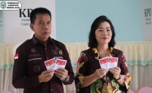 Pj Bupati Murung Raya Coblosan di TPS 21