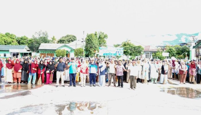 Pemkab Agara Gelar Gotong Royong Masal Dalam Memperingati HKSN
