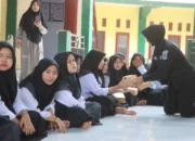 Wujudkan Program Asta Cita Polres Probolinggo Berbagi Makanan Bergizi di Sekolah
