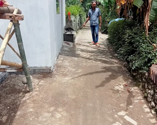 Warga Keluhkan Bangunan di Atas Jalan Umum di Desa Sumberwringin