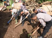 Polres Bondowoso Kerahkan 100 Personil Bantu Penanganan Pascabencana Banjir Bandang Maesan