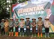 Polres Bondowoso Laksanakan Penanaman Jagung Serentak di Lahan 1 Juta Hektar