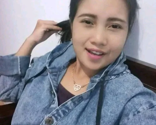 Tips Memilih Pakaian Agar Tampilan Makin Keren Ala Ristin, Ibu Muda dari Kalisat