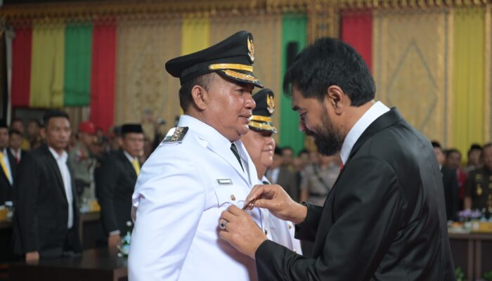 Mualem Lantik Bupati dan Wabup Aceh Tenggara, Ingatkan Jaga Hutan Leuser