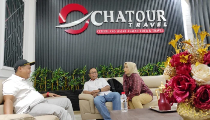 Jalan Sehat HPN PWI Jatim, CHATour  Beri Umrah Gratis
