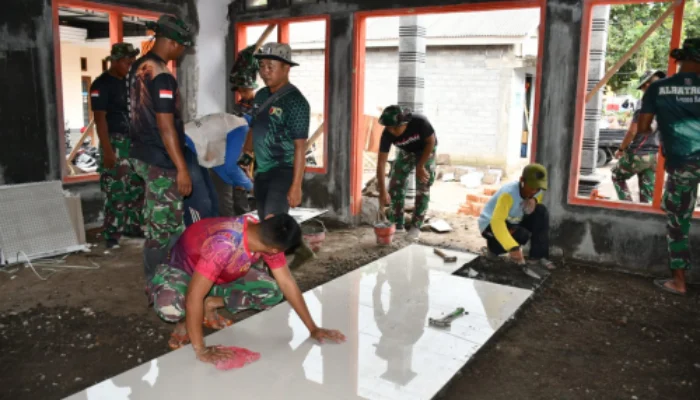H+7 Satgas TMMD Bondowoso Mulai Pasang Keramik Mushola