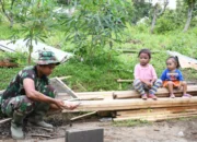 Bermain Bersama TNI Satgas TMMD 123, Anak-Anak Jadi Ceria