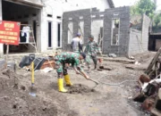 Dari Samudra ke Tanah Rakyat! Pratu Marinir Okky Pimpin Renovasi Rumah di TMMD 123 Bondowoso