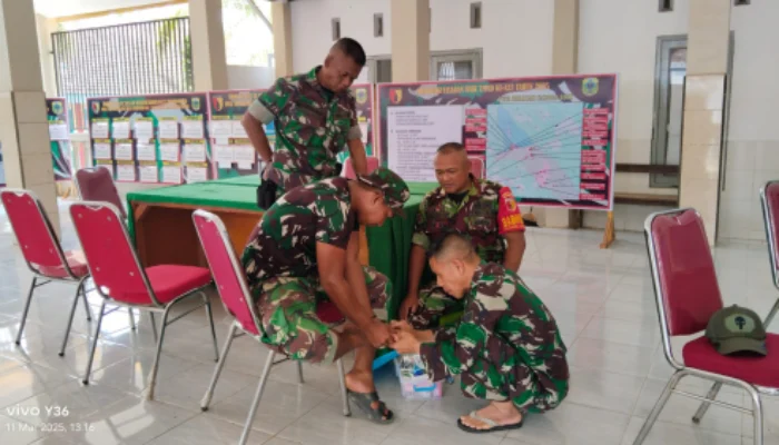 Tanggap Cepat Satgas TMMD Polkes Bondowoso Tangani Insiden Kecelakaan Kerja