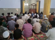 Satgas TMMD Ke-123 Bondowoso Tunaikan Shalat Jumat Bersama Warga