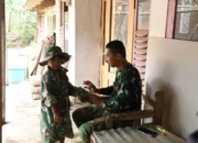 Prajurit TNI Ini Buat Anak Desa Tersenyum, Aksinya Bikin Haru!