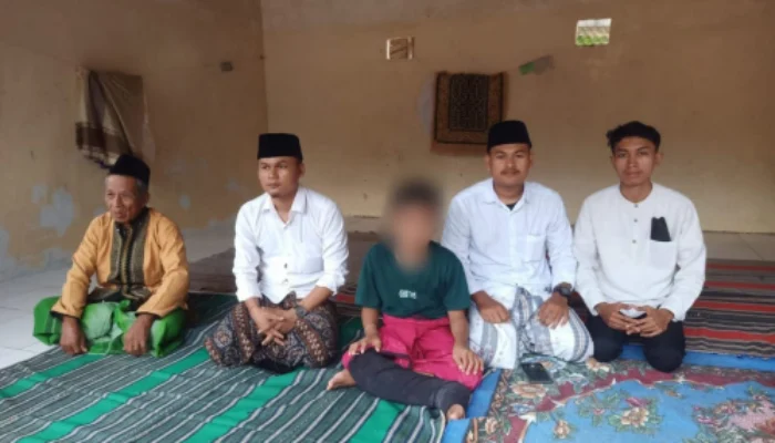 KPD Rekan Indonesia Sampang Beri Bantuan ke Anak Yatim Penyandang Kanker