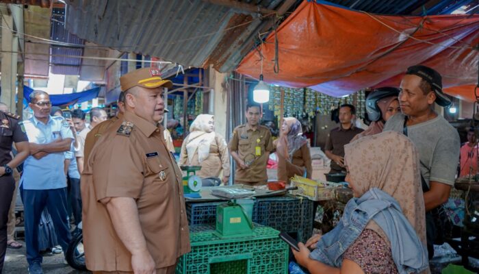 Wabup Hilal Sidak Pasar Tradisional di Agara, Pastikan Harga Bahan Pokok Stabil Jelang Ramadhan