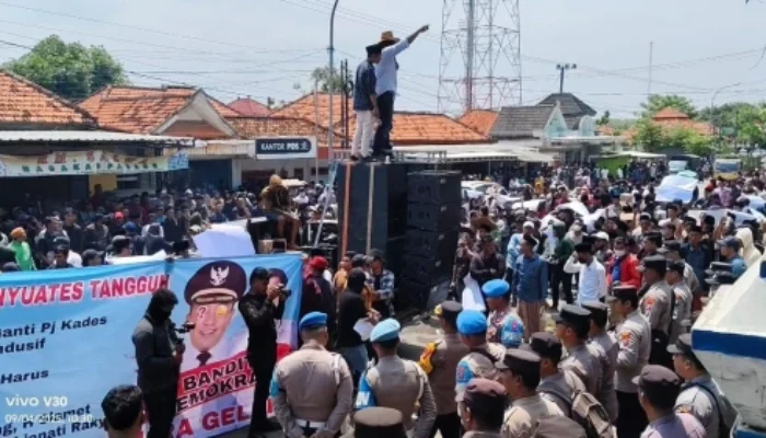 Warga Sampang Desak Kemendagri Turun Tangan Terkait Rencana Penundaan Pilkades 2025