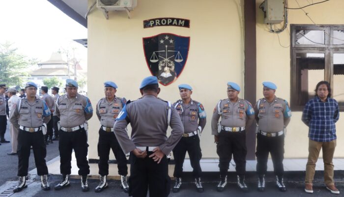 Sikap Profesional Kapolres Sampang, Jika Ada Anggota Yang Melanggar Akan di Tindak Tegas